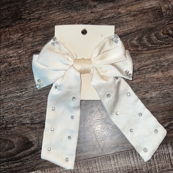 a new day Accessories - A New Day Cream Hair Bow with Silver Accents